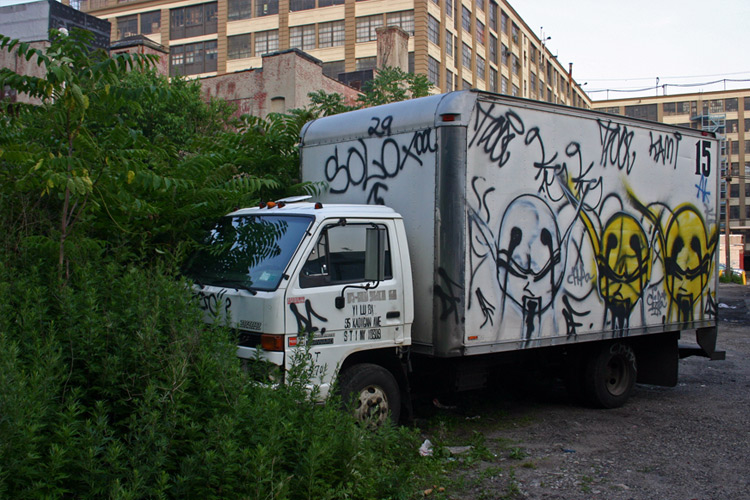 graffiti box truck
